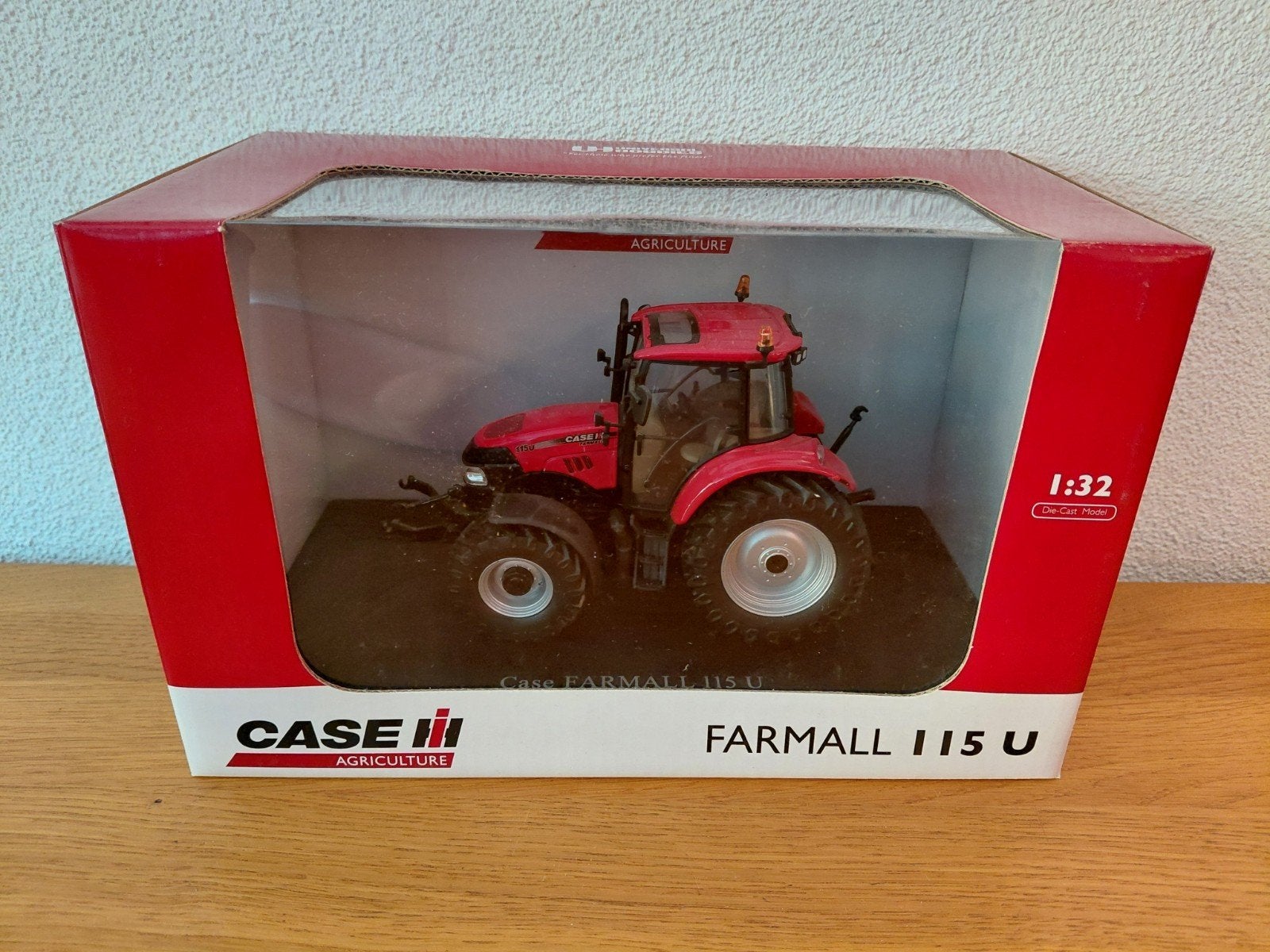Case IH Farmall 115 U Tractor Model 1:32 - Nieuw in doos, Ophalen, Nieuw, Tractor of Landbouw, Overige merken