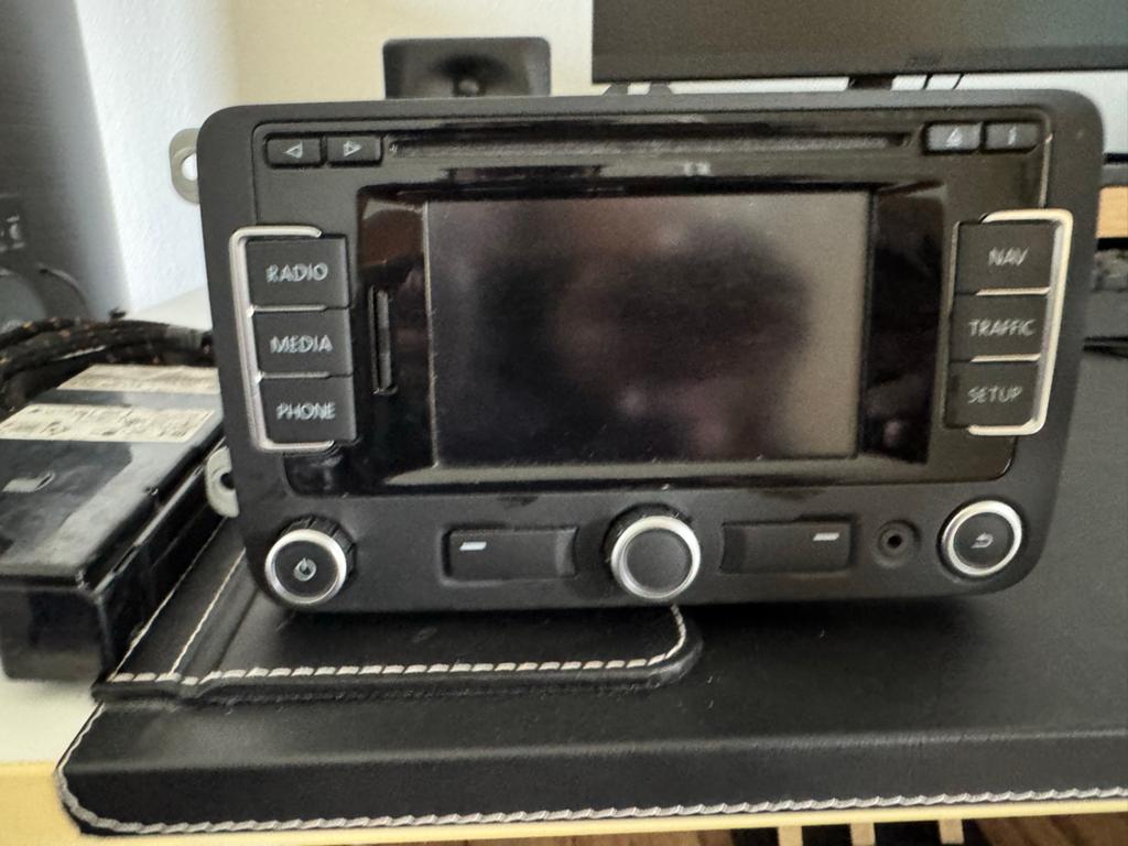 VW RNS 310 Navigatiesysteem met Bluetooth module, Ophalen, Zo goed als nieuw