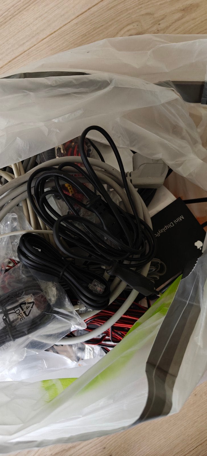 Diverse kabels en adapters, Ophalen