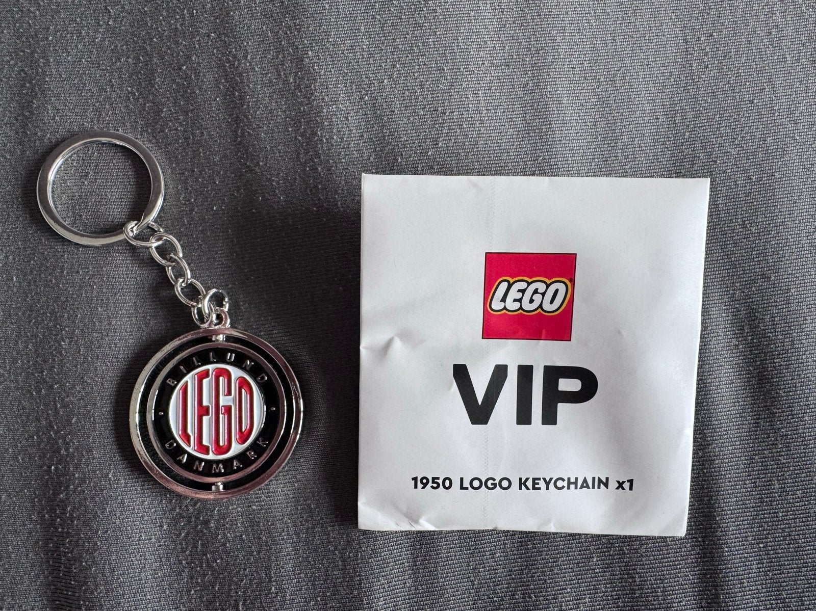 LEGO VIP sleutelhanger 1950 logo - draaibaar, Kinderen en Baby's, Speelgoed | Duplo en Lego, Verzenden, Nieuw