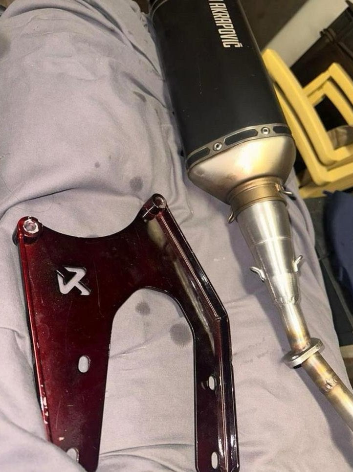 Akrapovic uitlaat vespa sprint s zip piaggio, Fietsen en Brommers, Ophalen of Verzenden, Zo goed als nieuw