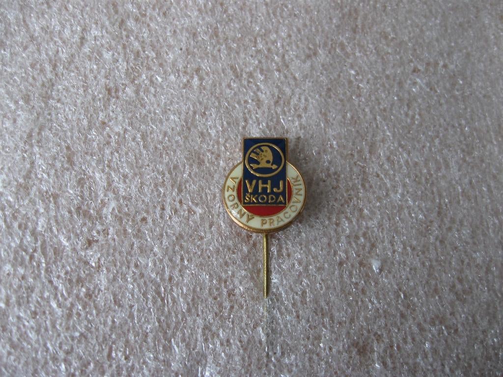 Mooie SKODA speld, Verzamelen, Speldjes, Pins en Buttons, Verzenden, Overige onderwerpen
