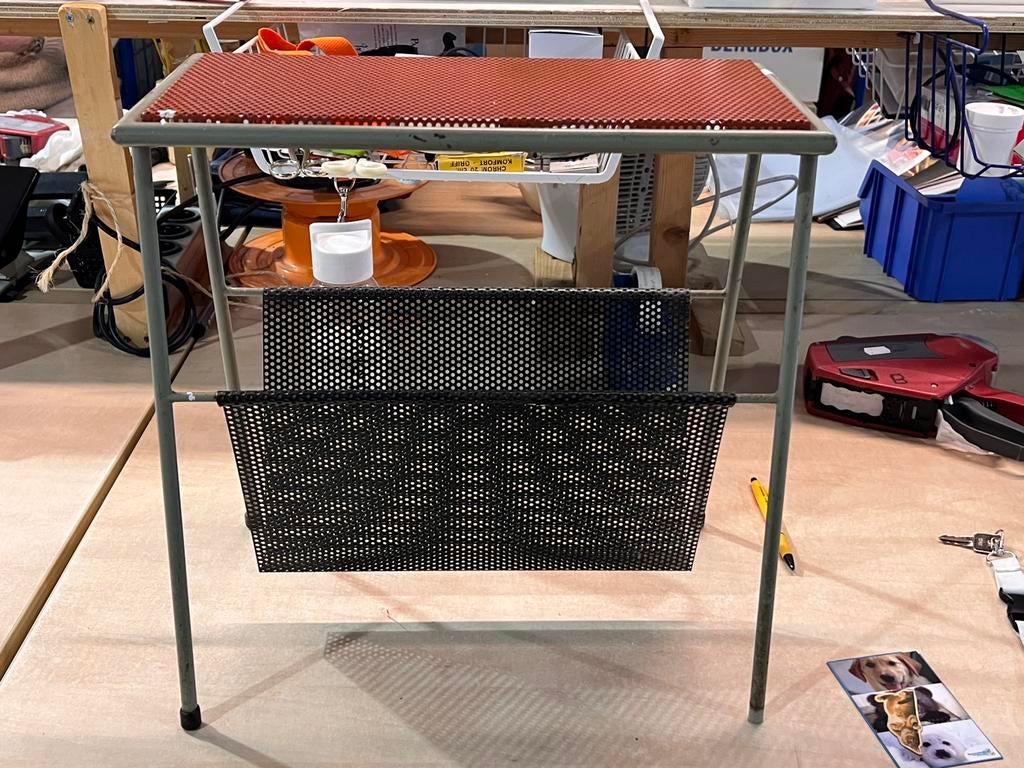 Vintage retro lektuurtafeltje kranten tafel, Ophalen of Verzenden, Huis en Inrichting