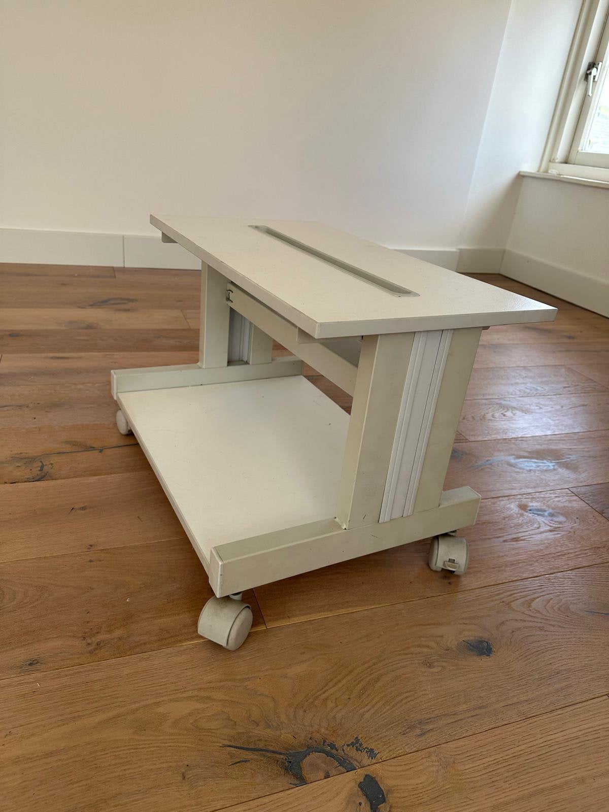 Handig tafeltje met zwenkwielen 60x40x40cm (hxbxd), Ophalen, Minder dan 55 cm, Zo goed als nieuw, 60 cm of meer