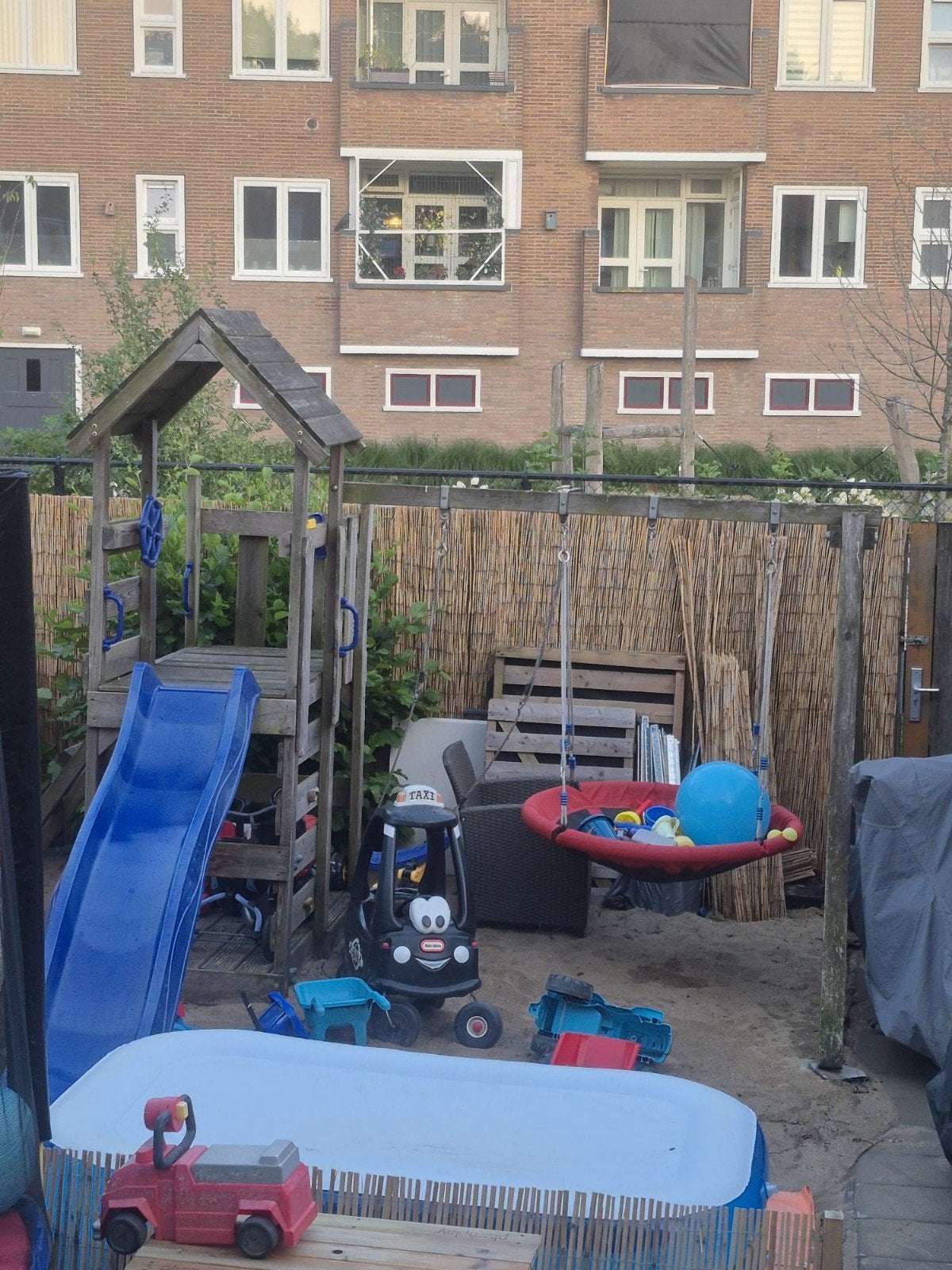 Speeltoestel, Ophalen