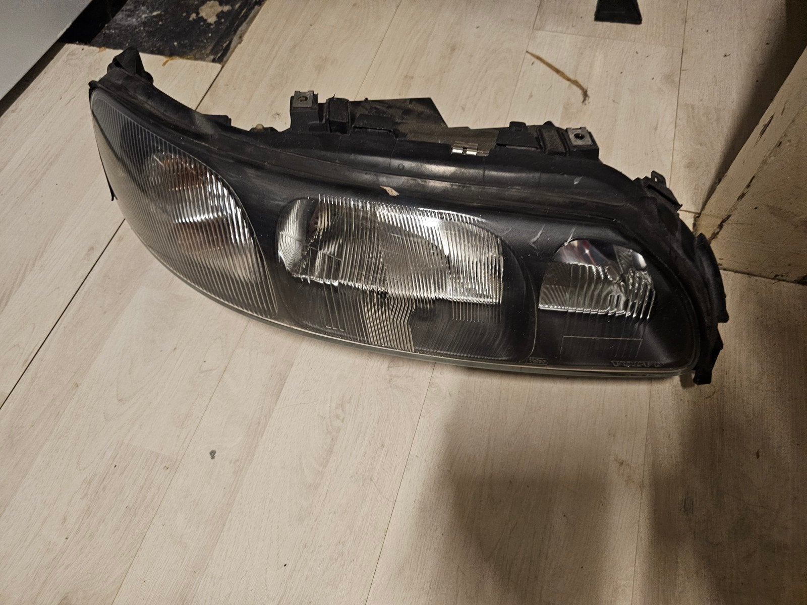 volvo v70/s60 rechter koplam, Ophalen of Verzenden, Gebruikt, Volvo
