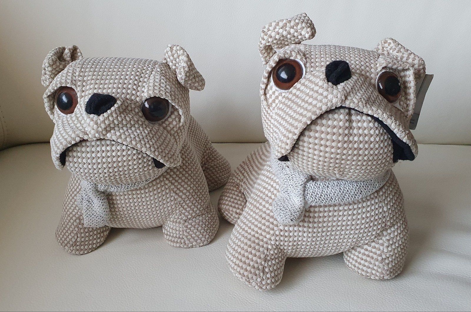 2 Deurstoppers Hond Bulldog 25x17 cm - Gebruikt, Binnen, Gebruikt, Beige, Ophalen of Verzenden