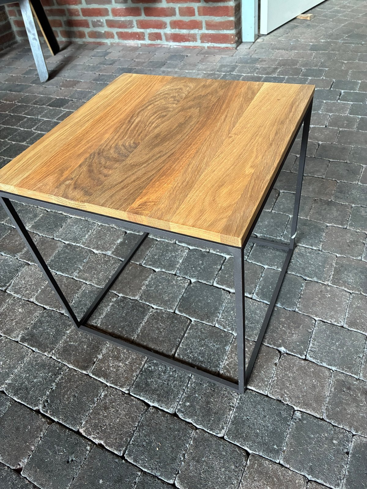 Nieuwe salontafel met eiken blad en stalen onderstel, Huis en Inrichting, Tafels | Salontafels, Ophalen, 100 tot 150 cm, Eikenhout