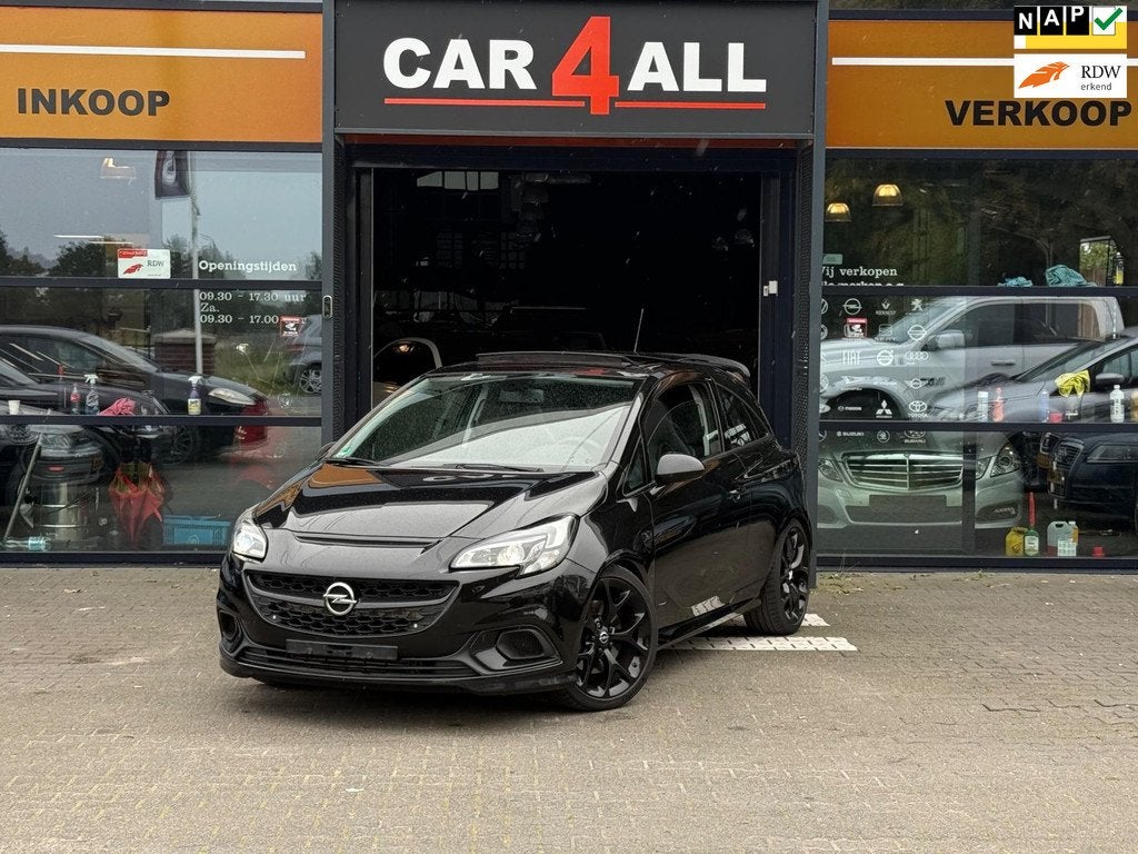 Opel Corsa 1.6 Turbo OPC PANO/RECARO/KW3/STUURVRM/STLVRM/PDC, 1203 kg, Gebruikt, Zwart, 4 cilinders