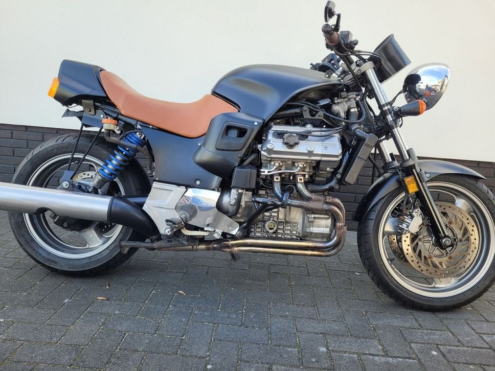HONDA ST 1100 PAN EUROPEAN-Caferacer-nieuwe banden. (bj 1992, Motoren, HONDA, 4 cilinders, Motorrijbewijs A, Bedrijf
