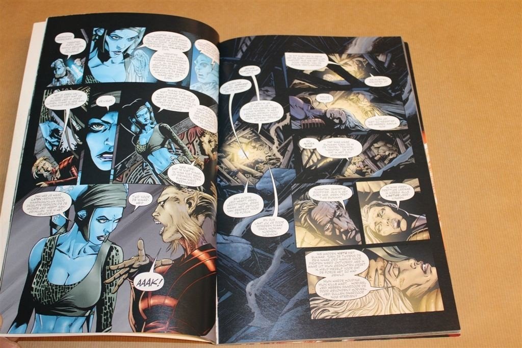 Star Wars Clone Wars 4 — Licht & Duisternis, Boeken, Eén comic, Ophalen of Verzenden, Gelezen, Amerika