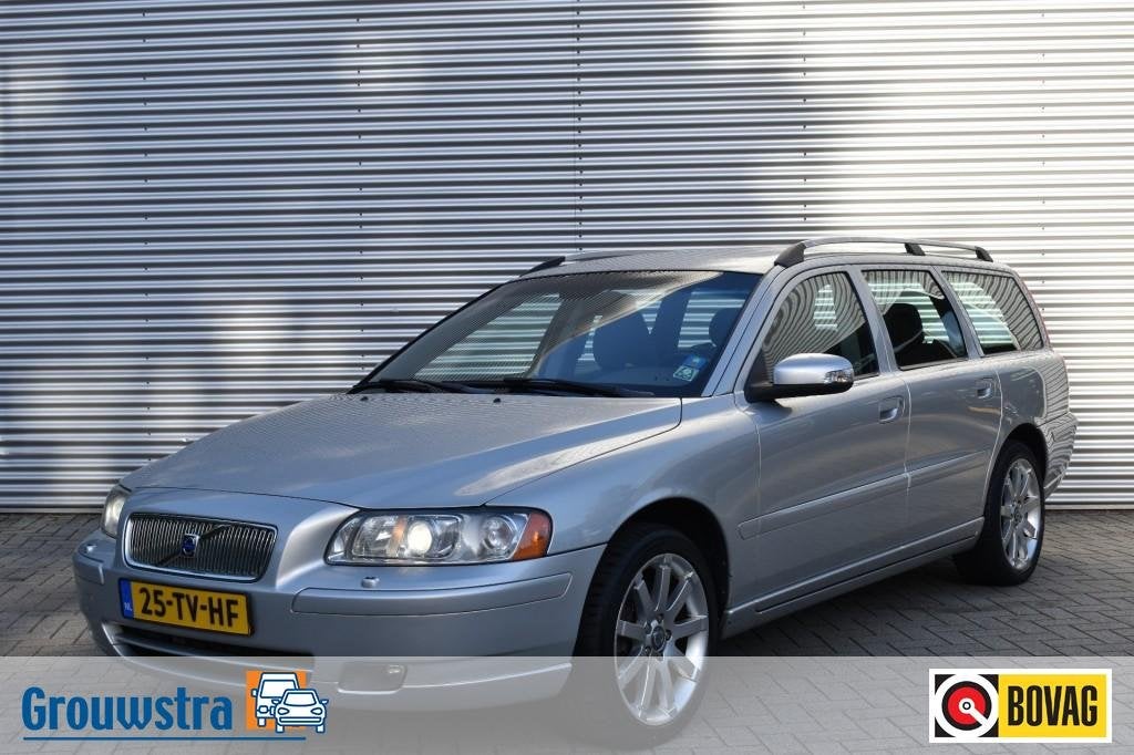 Volvo V70 2.0T EDITION SPORT / 5-CYLINDER / LEDER / TREKHAAK, Auto's, 1984 cc, Handgeschakeld, Navigatiesysteem, 1501 kg