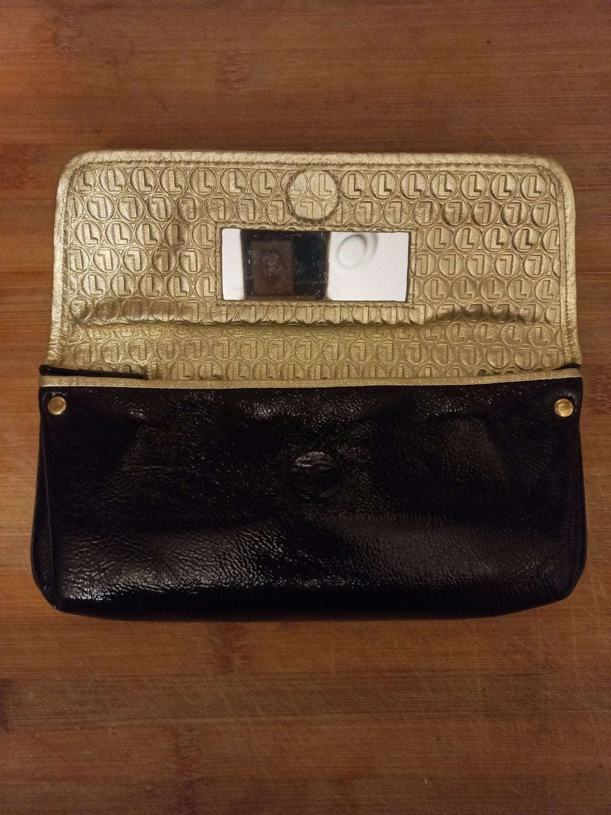 Zwarte clutch met gouden rand, Ophalen of Verzenden, Zo goed als nieuw, Zwart, Avondtasje
