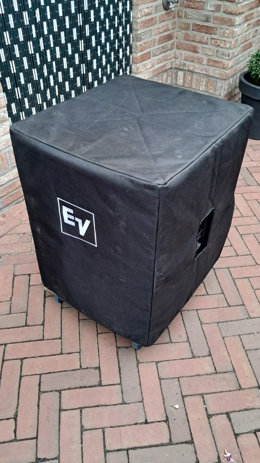 2x 118 ev subwoofers, Ophalen of Verzenden, Zo goed als nieuw, 1000 watt of meer