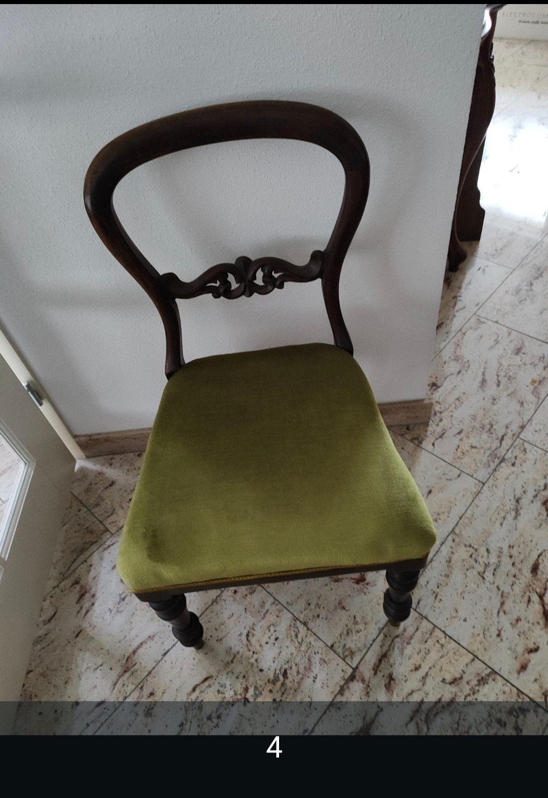 Opkoper gezocht partij antieke stoelen, Ophalen