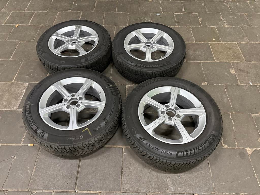 Mercedes B klasse winterset 215/65 R17, Ophalen, 215 mm, Banden en Velgen, 17 inch