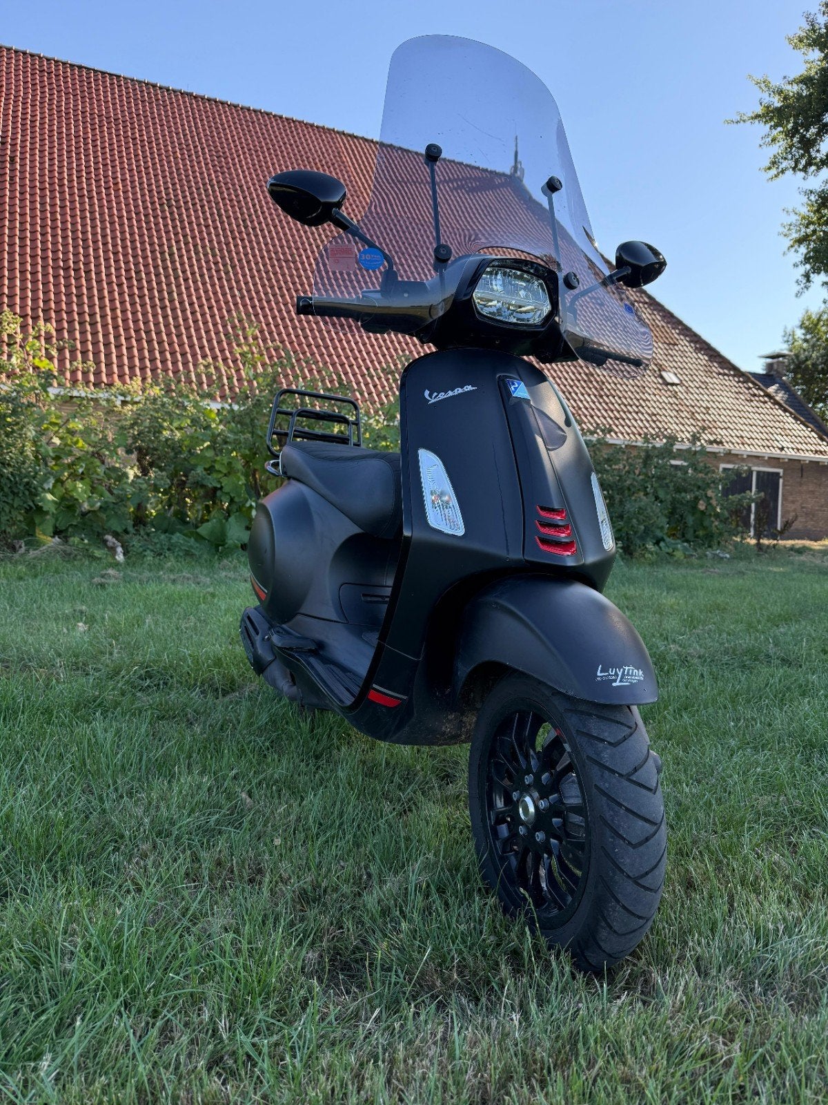 Vespa Sprint Mat Zwart - Zo goed als nieuw, Ophalen, Zo goed als nieuw, Benzine, Vespa