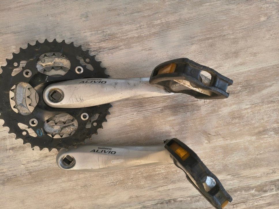 Shimano alivio crankstel met pedalen, Fietsen en Brommers, Ophalen, Zo goed als nieuw, Crankstel of Pedalen