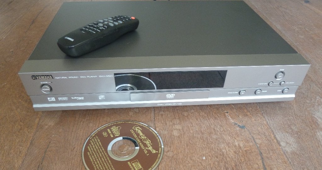 YAMAHA CD/VideoCD/DVD-Speler + Afst Bed - (Hapering)., Ophalen of Verzenden, Zo goed als nieuw, Overige merken