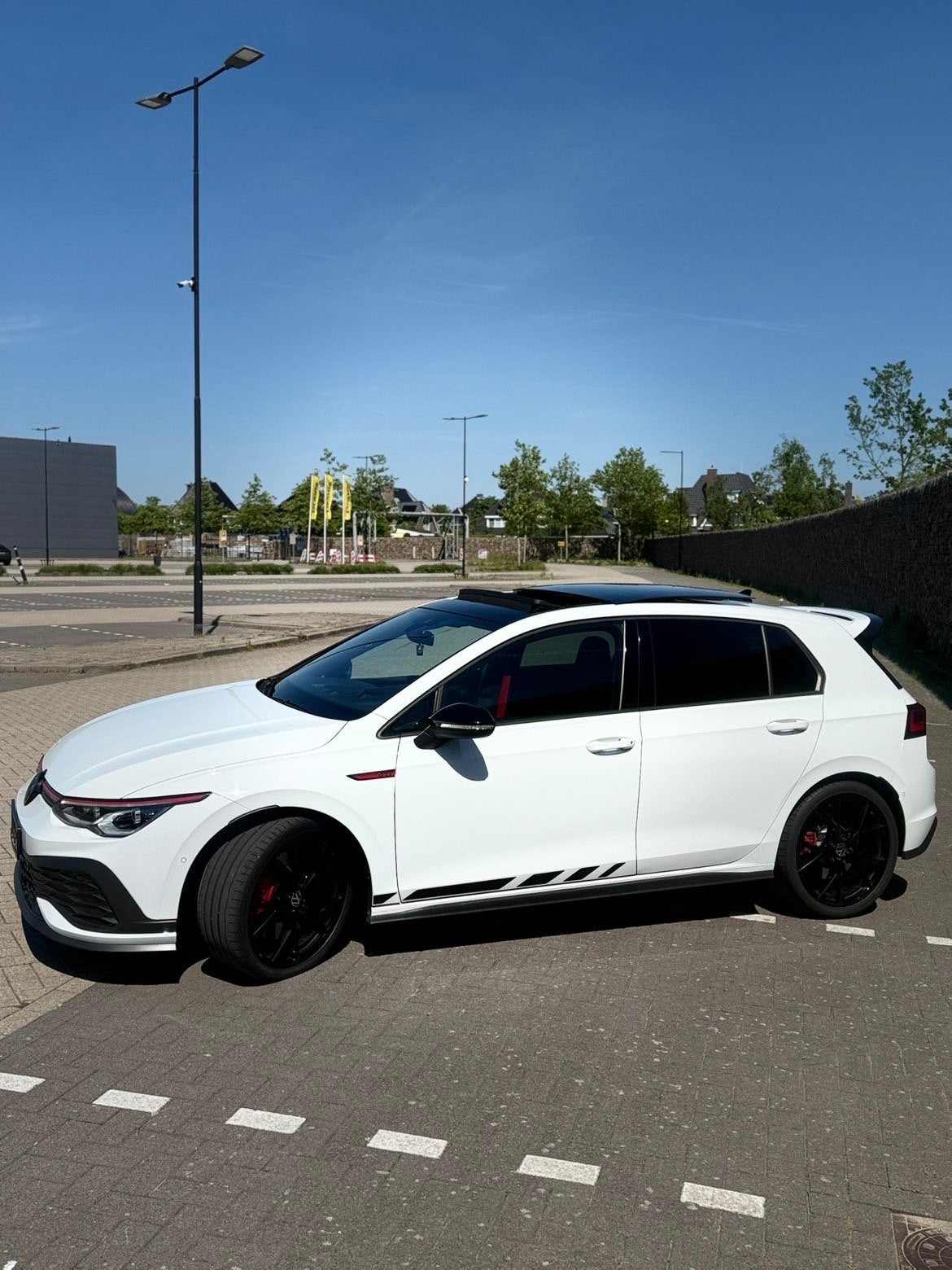 Volkswagen Golf 8 GTI Clubsport 2.0 300pk 2023, 1363 kg, 4 cilinders, 1984 cc, Wit