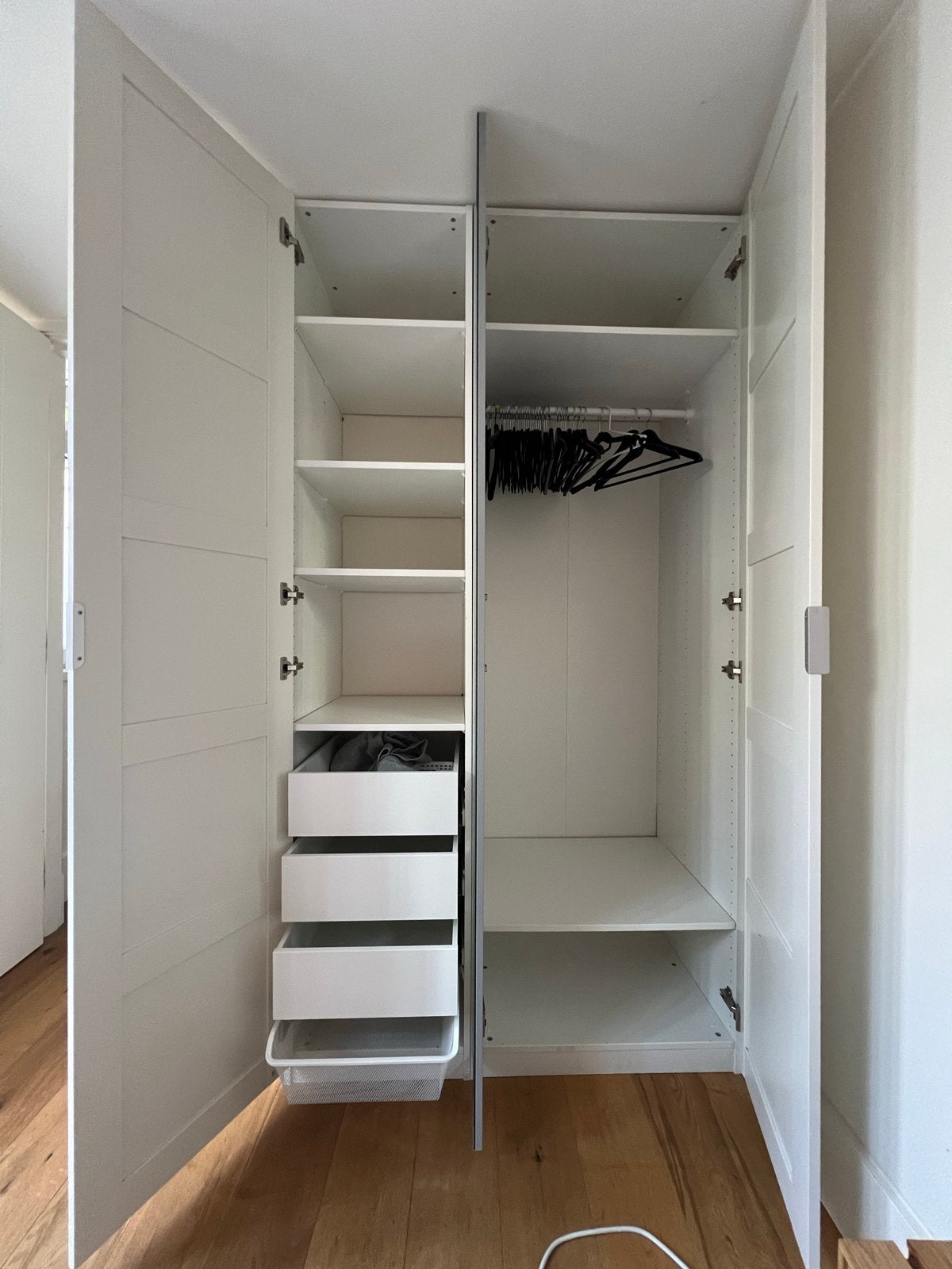 IKEA Pax kledingkast 125x236x60 cm met spiegeldeur, Huis en Inrichting, Kasten | Kledingkasten, Overige materialen, 100 tot 150 cm
