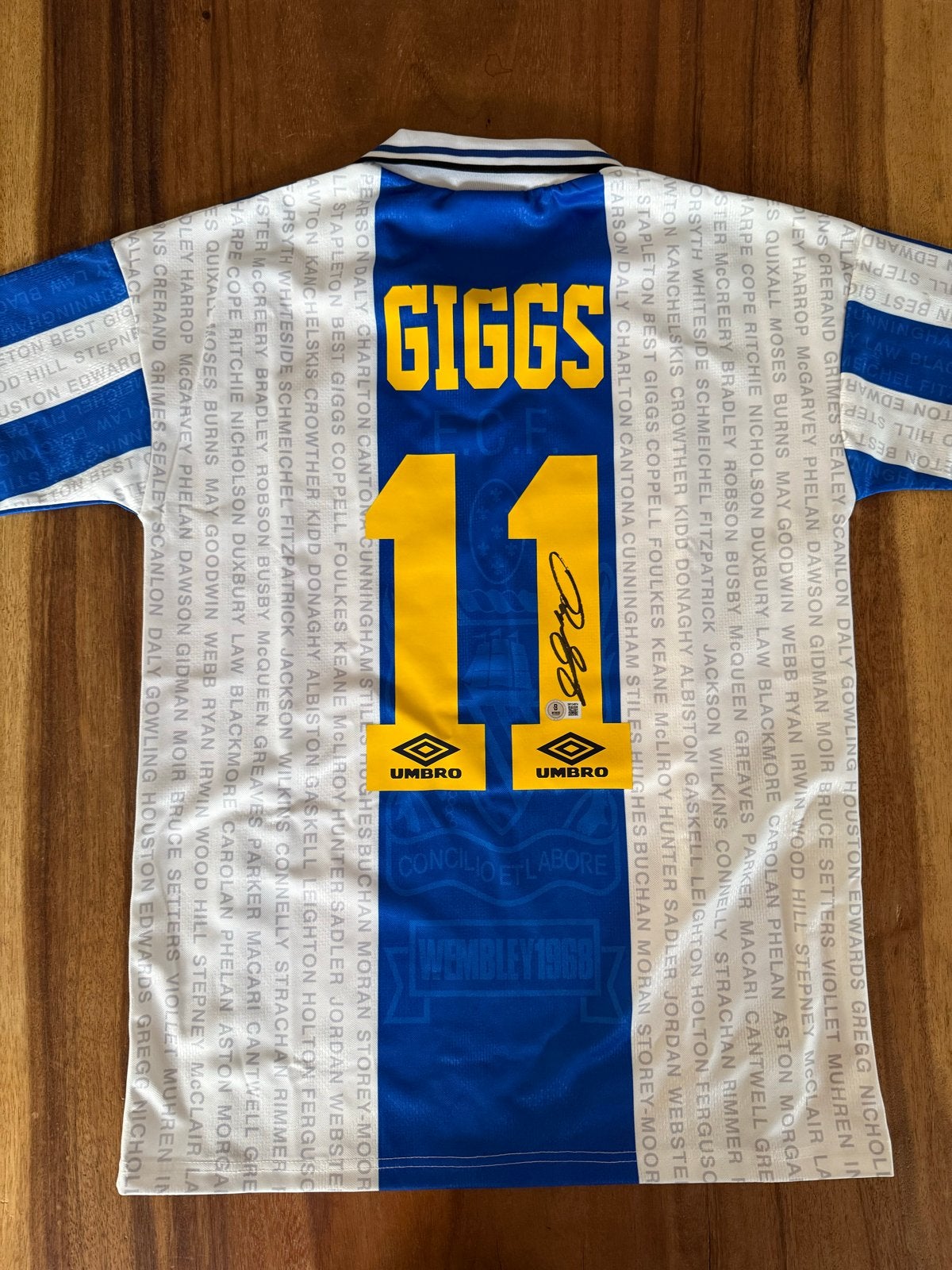 Gesigneerd Giggs Manchester United shirt (Umbro, Maat M), Ophalen of Verzenden, Nieuw, Shirt