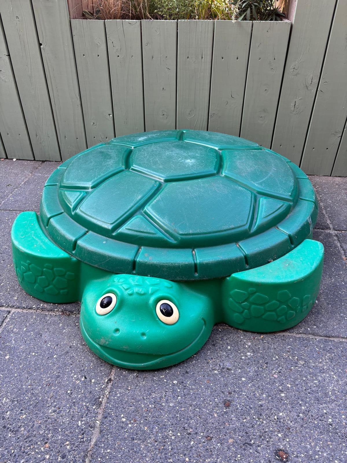 Little Tikes Schildpad Zandbak met Deksel, Ophalen, Zo goed als nieuw