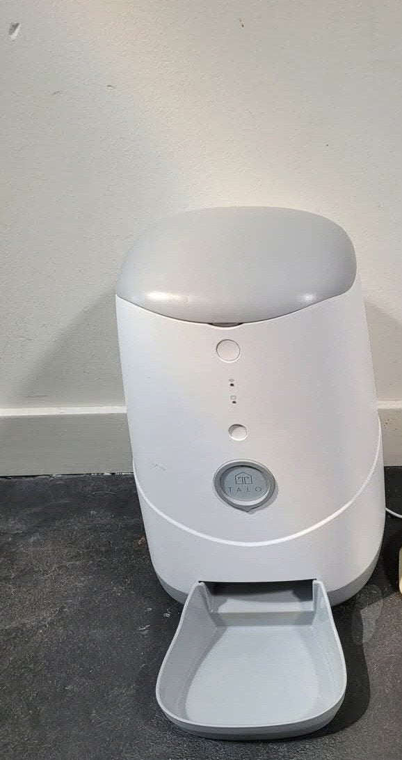 TALO automatische voerbak op WI-FI, Ophalen of Verzenden, Zo goed als nieuw