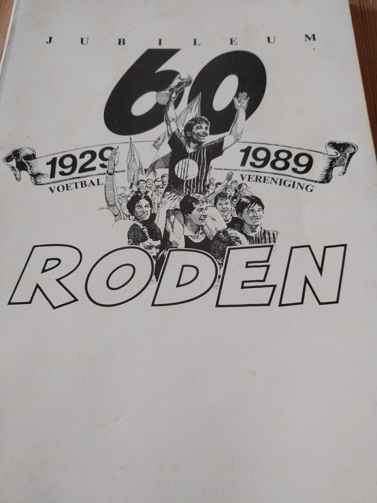 Jubileum 60 jaar Voetbalvereniging Roden 1929-1989, Boeken, Sportboeken, Ophalen of Verzenden, Gelezen, Onbekend, Balsport