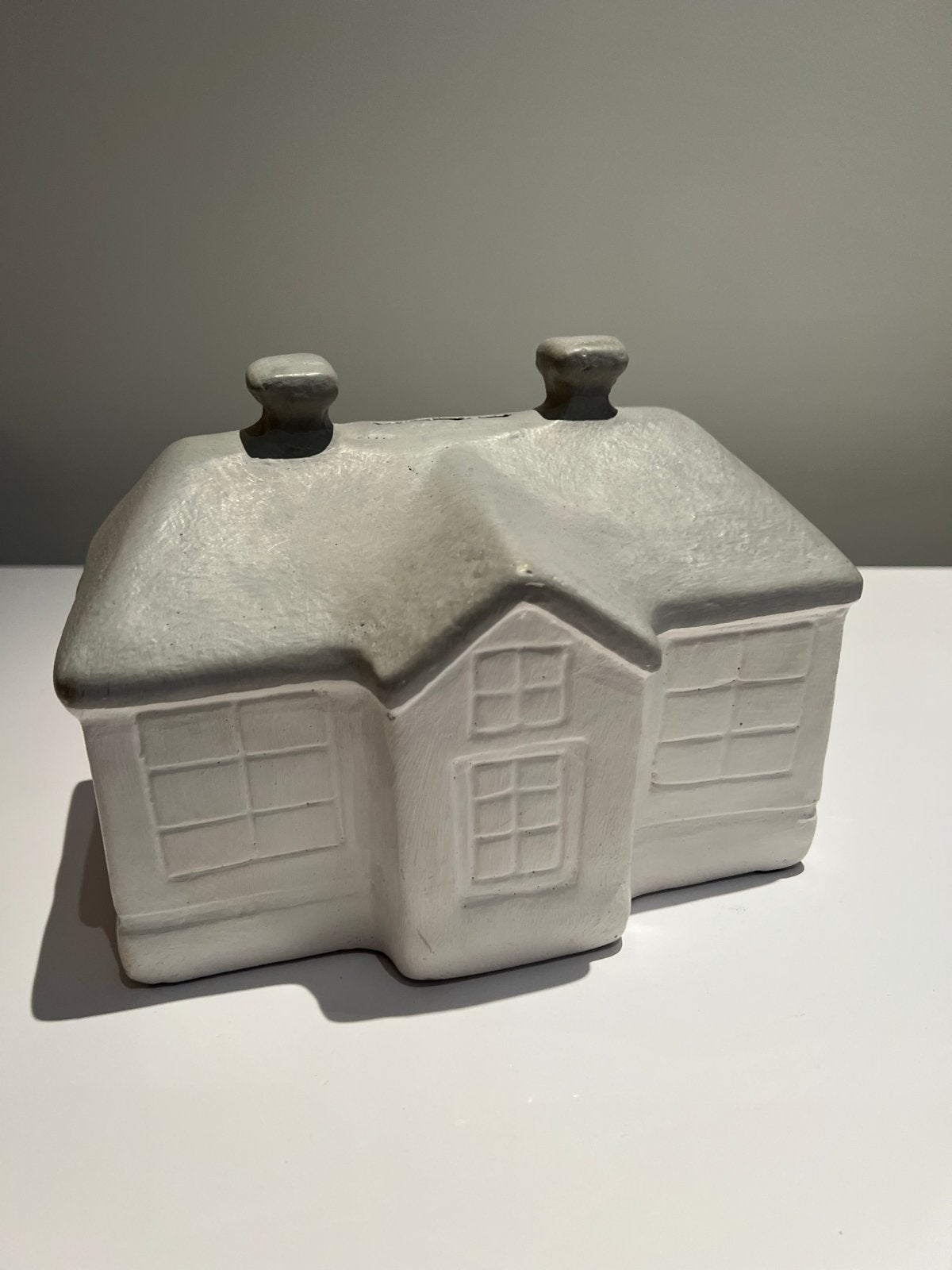 Rivièra Maison spaarpot huisje, Ophalen of Verzenden, Zo goed als nieuw, Steen, Aardewerk of Keramiek, Object of Gebouw