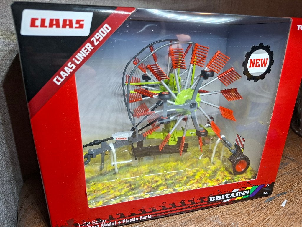 Te koop Britains Claas Liner 2900 hooischudder., Ophalen of Verzenden, Nieuw, Tractor of Landbouw, Britains