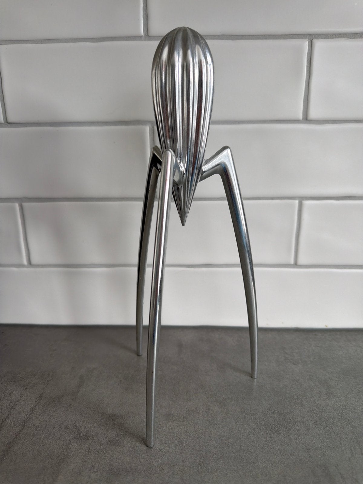 Alessi Juicy Salif Citruspers - Designicoon van Starck, Overige typen, Zilver, Ophalen of Verzenden, Zo goed als nieuw