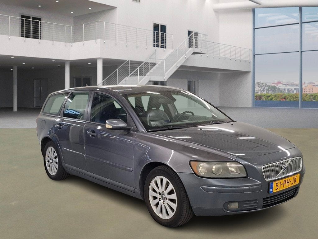 Volvo V50 2.4 Momentum, Auto's, Volvo, 700 kg, Origineel Nederlands, 1500 kg, 5 stoelen