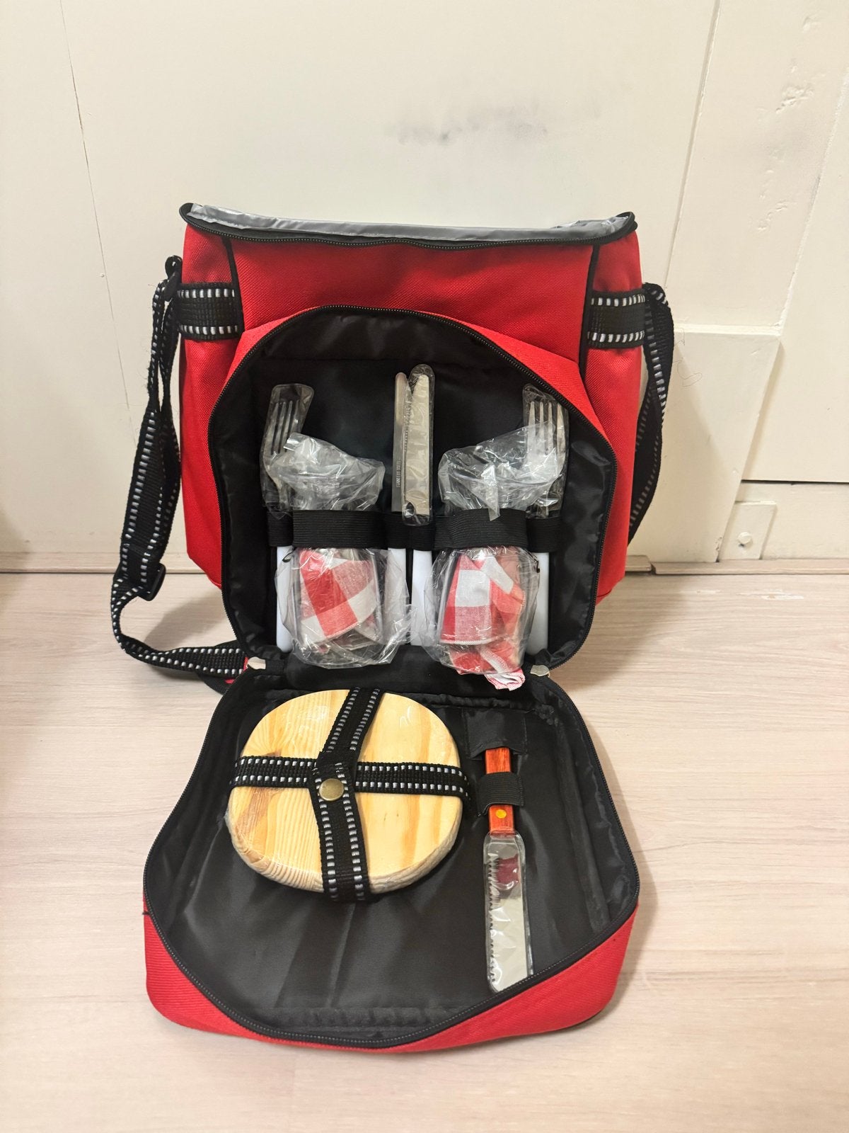 Nieuwe picknicktas met bestek, bord en glazen, Ophalen of Verzenden, Nieuw