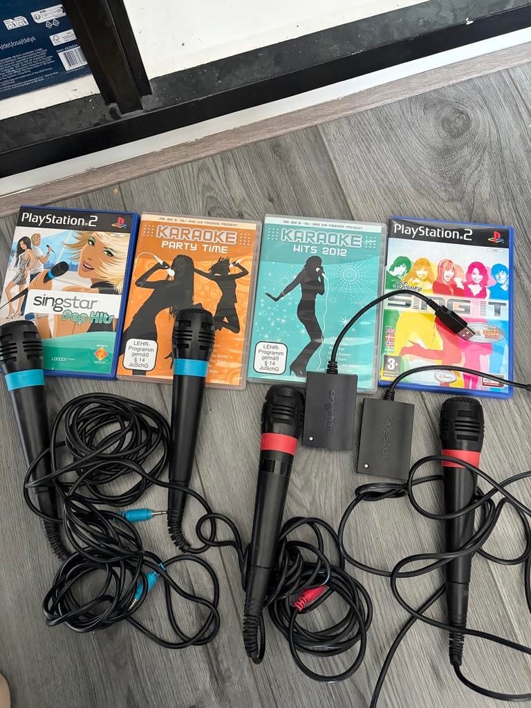 Singstar microfoons en karaoke cd's voor PlayStation 2, Ophalen, Gebruikt, Complete set