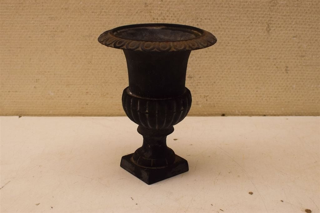 metalen/gietijzeren Bloempot 47427, Ophalen of Verzenden, Gebruikt