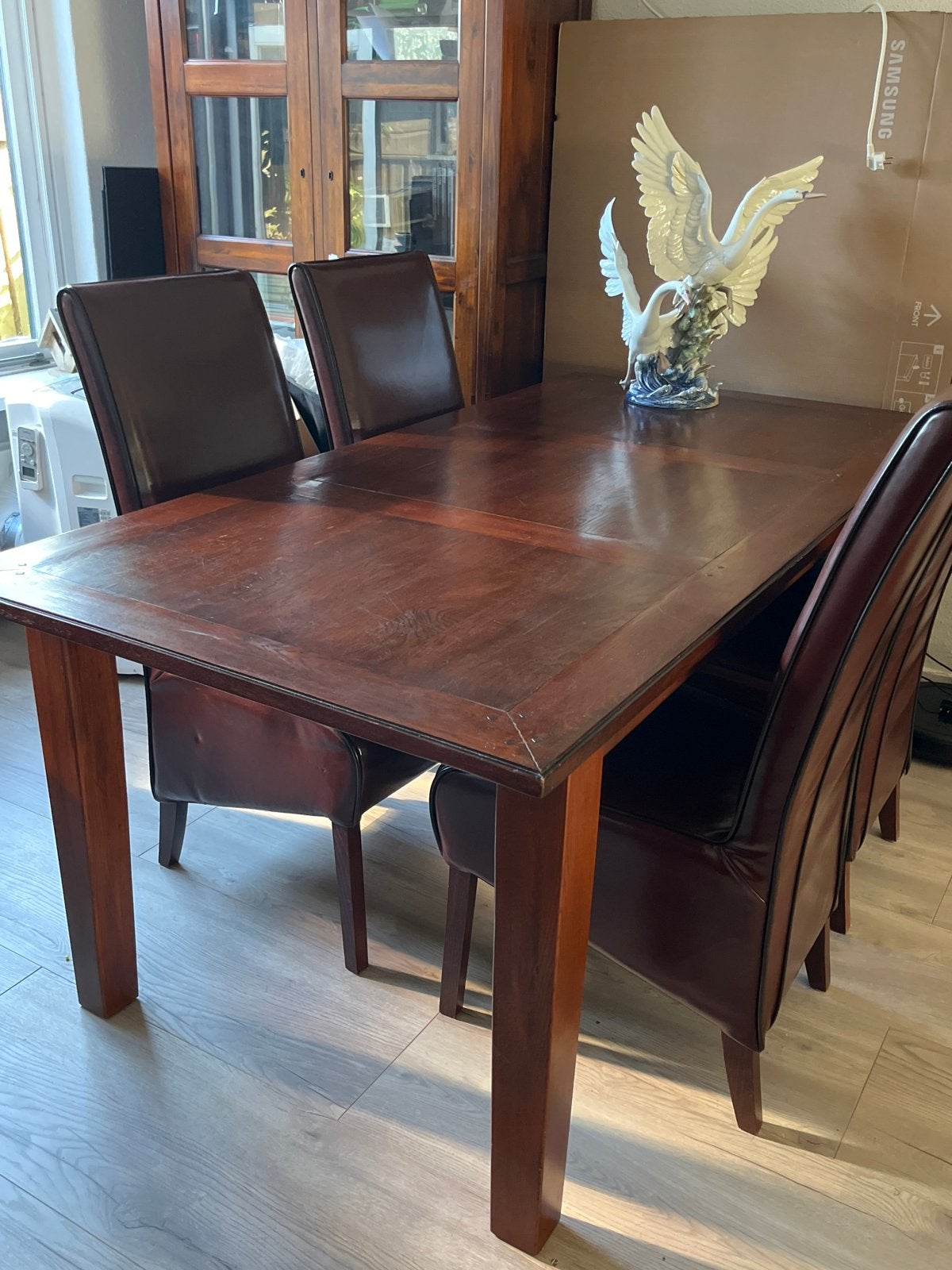 Elegante eettafel met 4 leren stoelen, Ophalen, Gebruikt, 100 tot 150 cm, 50 tot 100 cm