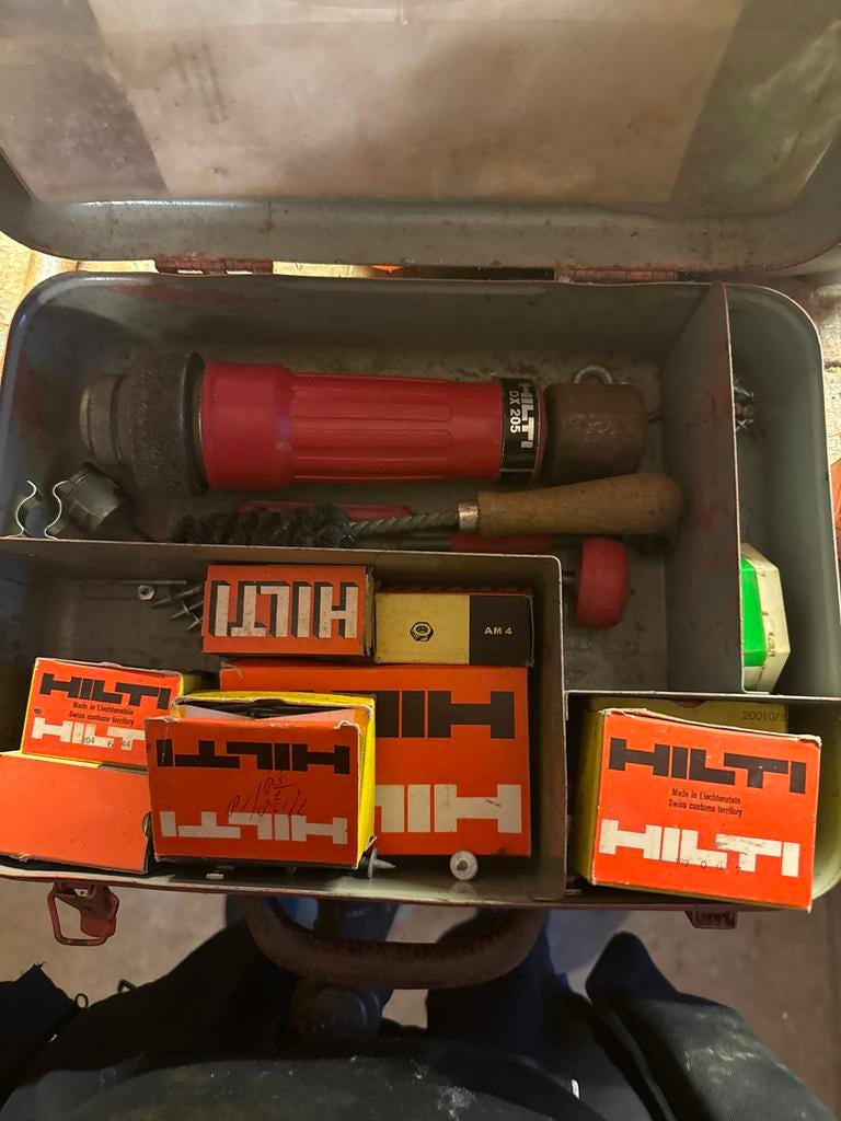 Hilti DX 500 Schiethamer met patronen accessoires en koffer, Ophalen of Verzenden, Gebruikt