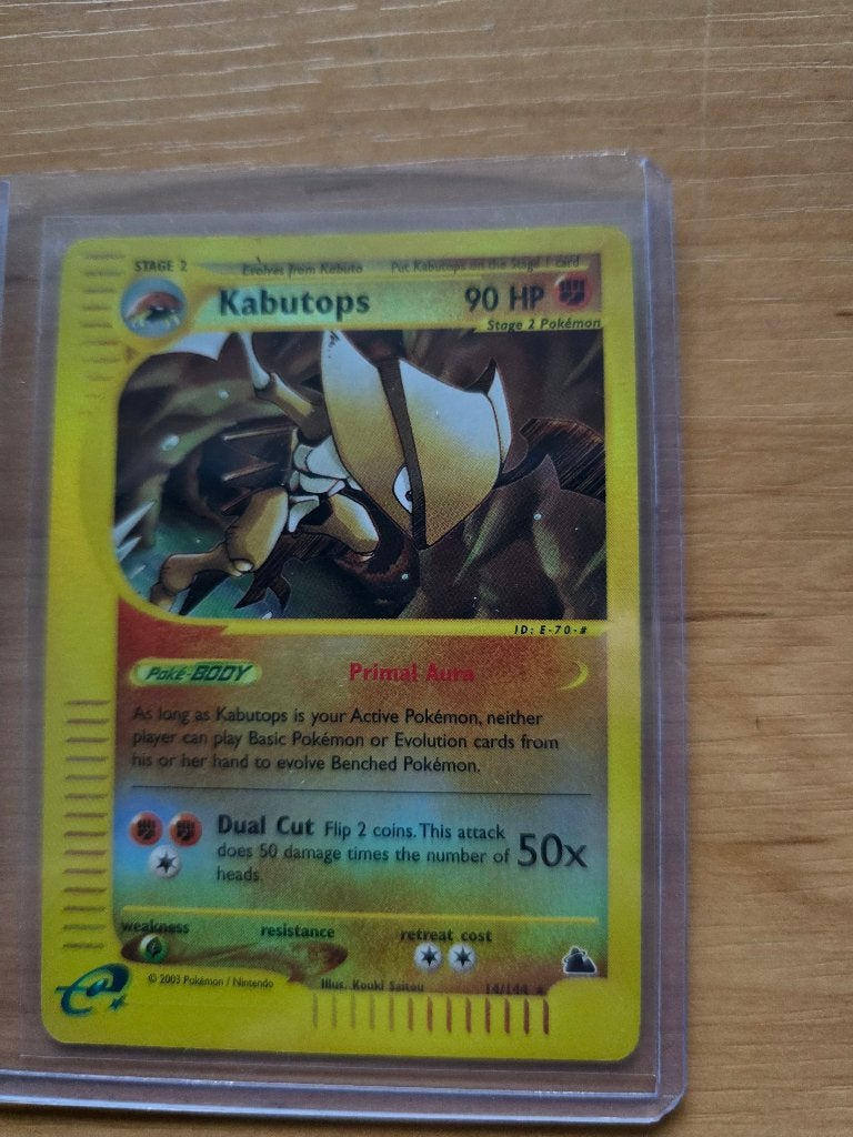 Pokémon Kabutops Reverse Holo Skyridge 14, Ophalen of Verzenden, Zo goed als nieuw, Losse kaart, Foil