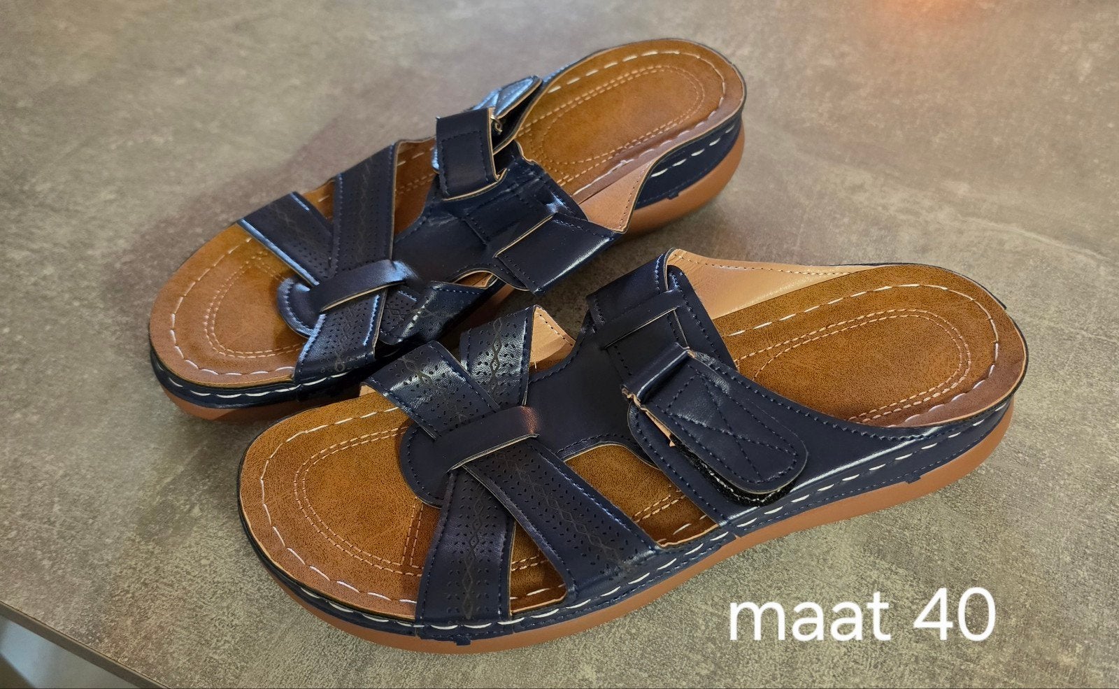 Comfortabele donkerblauwe sandalen - Maat 40, Ophalen of Verzenden, Nieuw, Blauw, Sandalen of Muiltjes