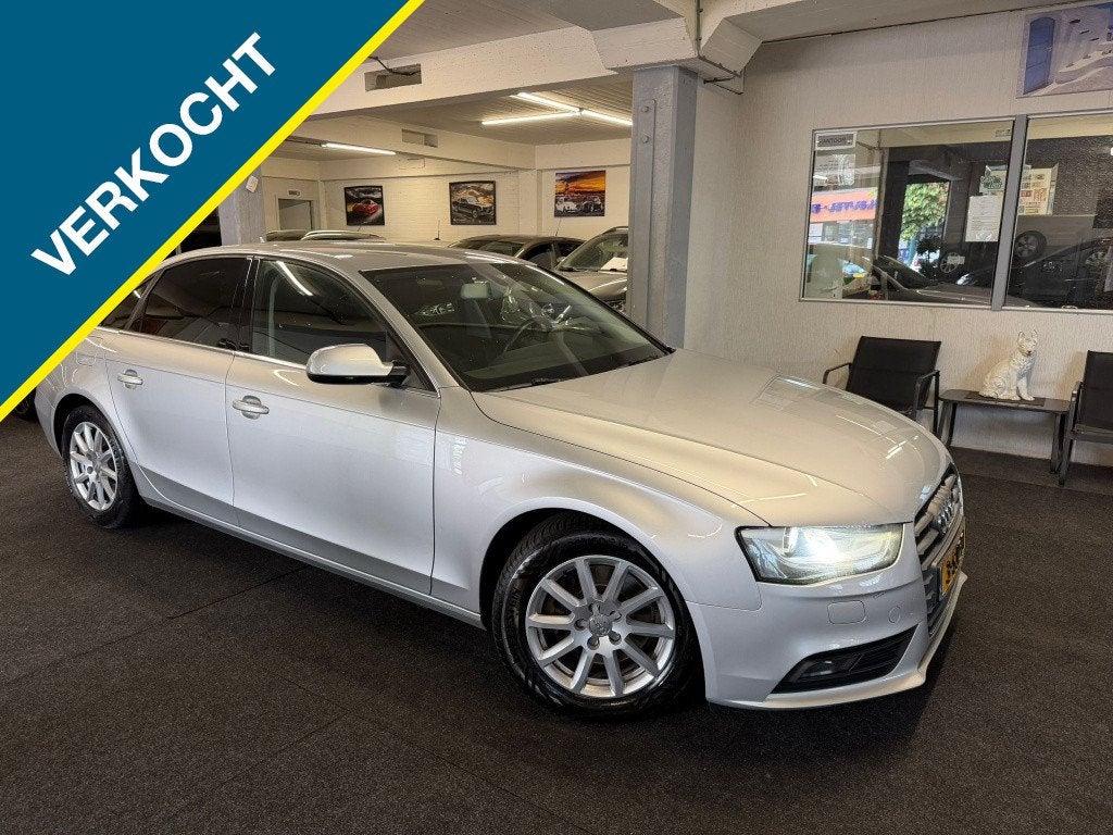 Audi A4 Limousine 1.8 TFSI *Sedan*NAVI*Xenon*Facelift*, Auto's, Gebruikt, Euro 6, 4 cilinders, A4