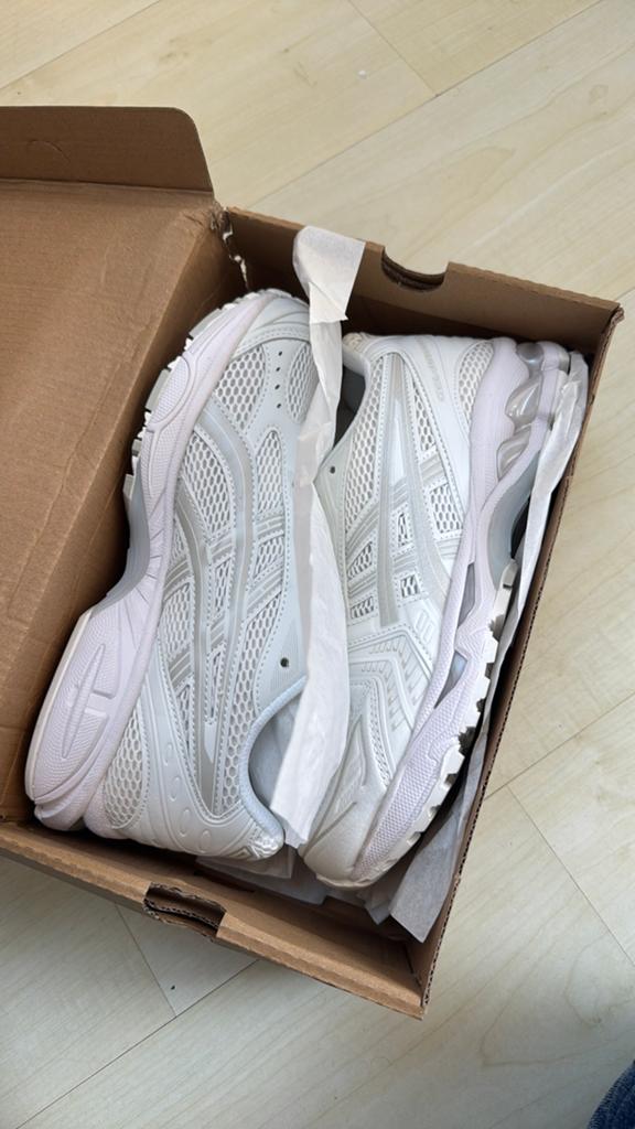 Asics Kayano 14 hardloopschoenen 42.5 NIEUW in doos WIT, Ophalen of Verzenden, Zo goed als nieuw