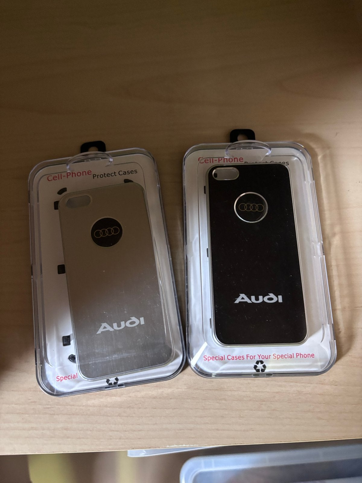 Oude iPhone hoesjes met Audi logo - Zilver en Zwart, Telecommunicatie, Mobiele telefoons | Hoesjes en Frontjes | Apple iPhone