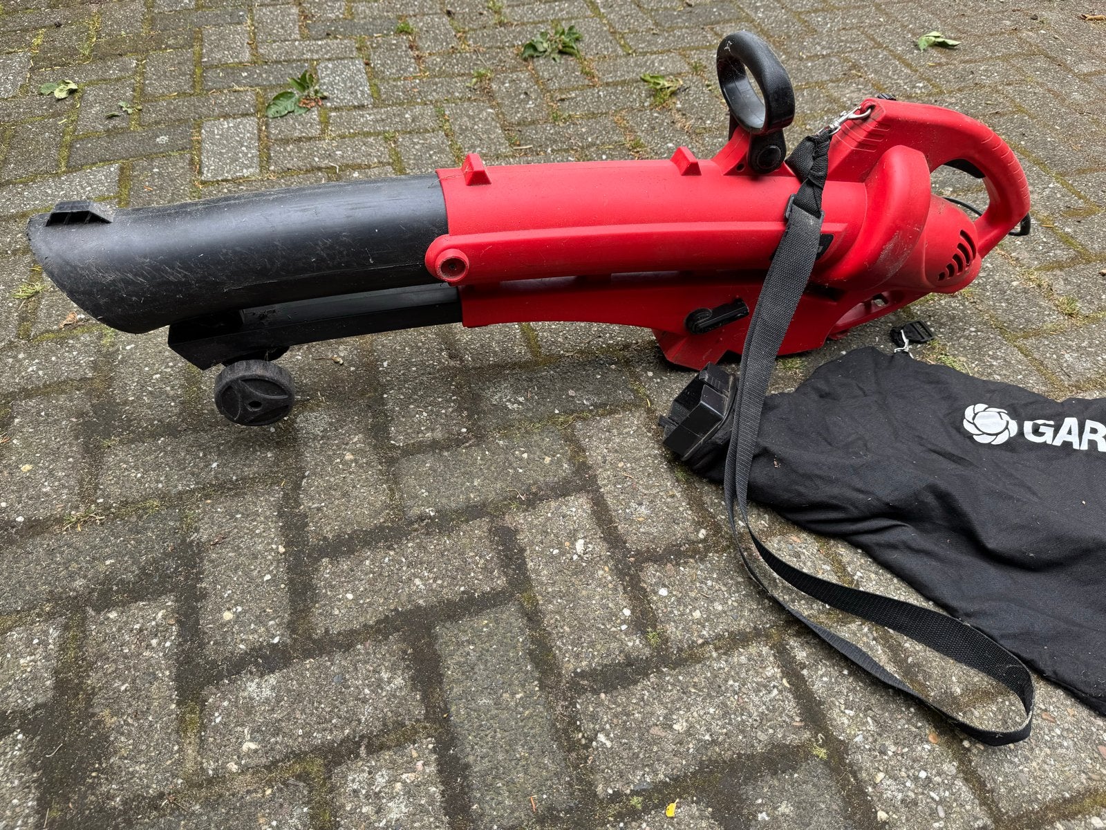 Elektrische Bladblazer/Bladzuiger met Opvangzak, Ophalen, Gebruikt, Handgedragen, Met opvangzak