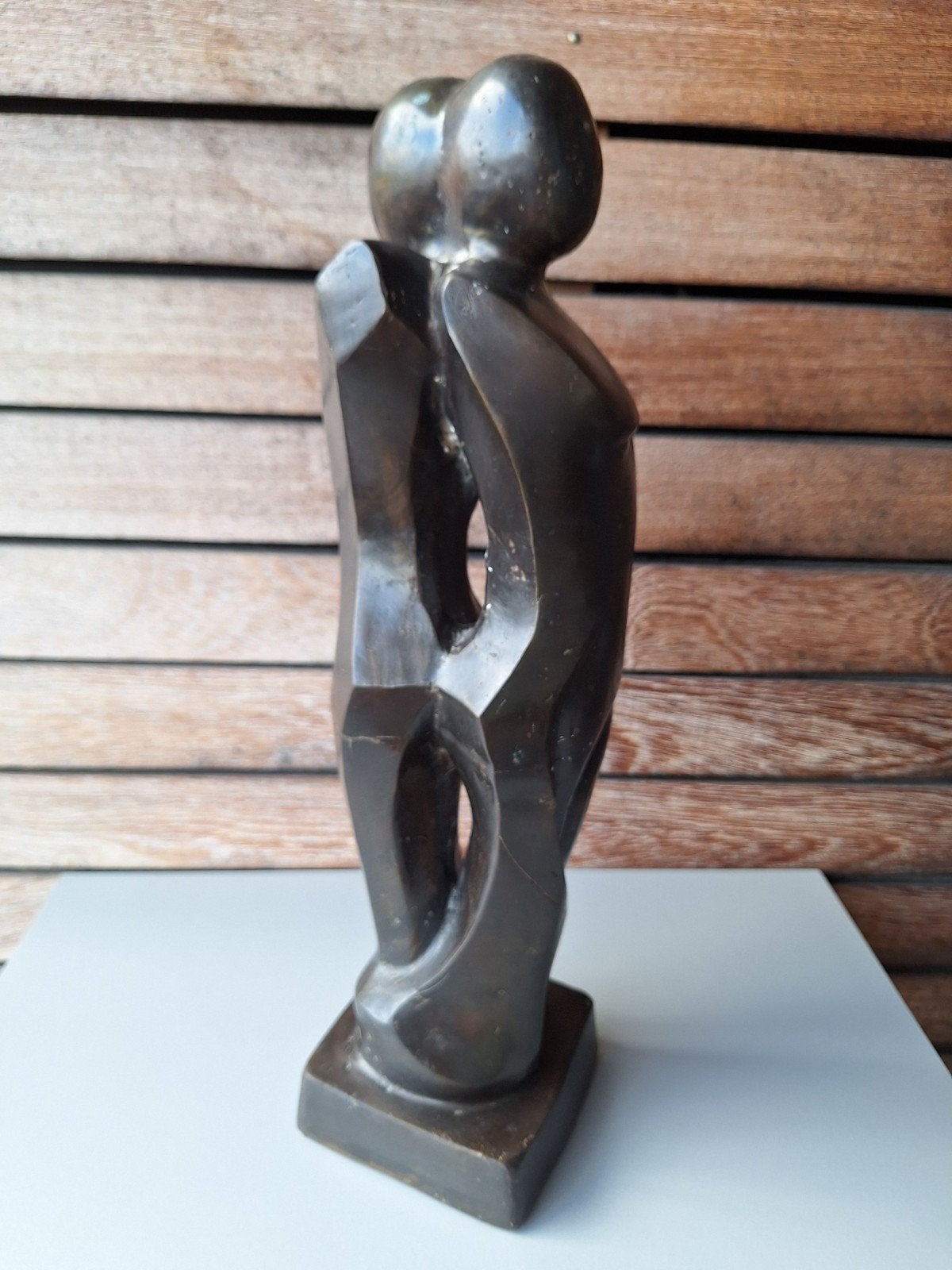 Vintage beeld van twee figuren, Groep mensen, Gepatineerd, Ophalen of Verzenden, 20 - 50 cm