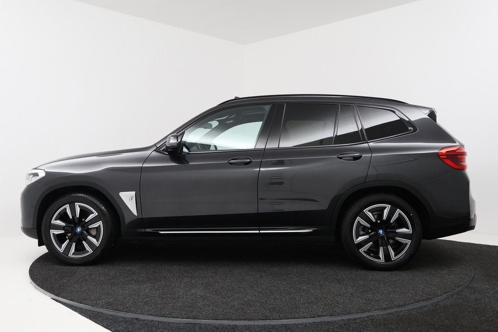 BMW IX3 Executive 80 kWh (PANORAMADAK, MEMORY SEATS AUTOPILO, Auto's, BMW, Achterwielaandrijving, Gebruikt, 750 kg, 1333 min