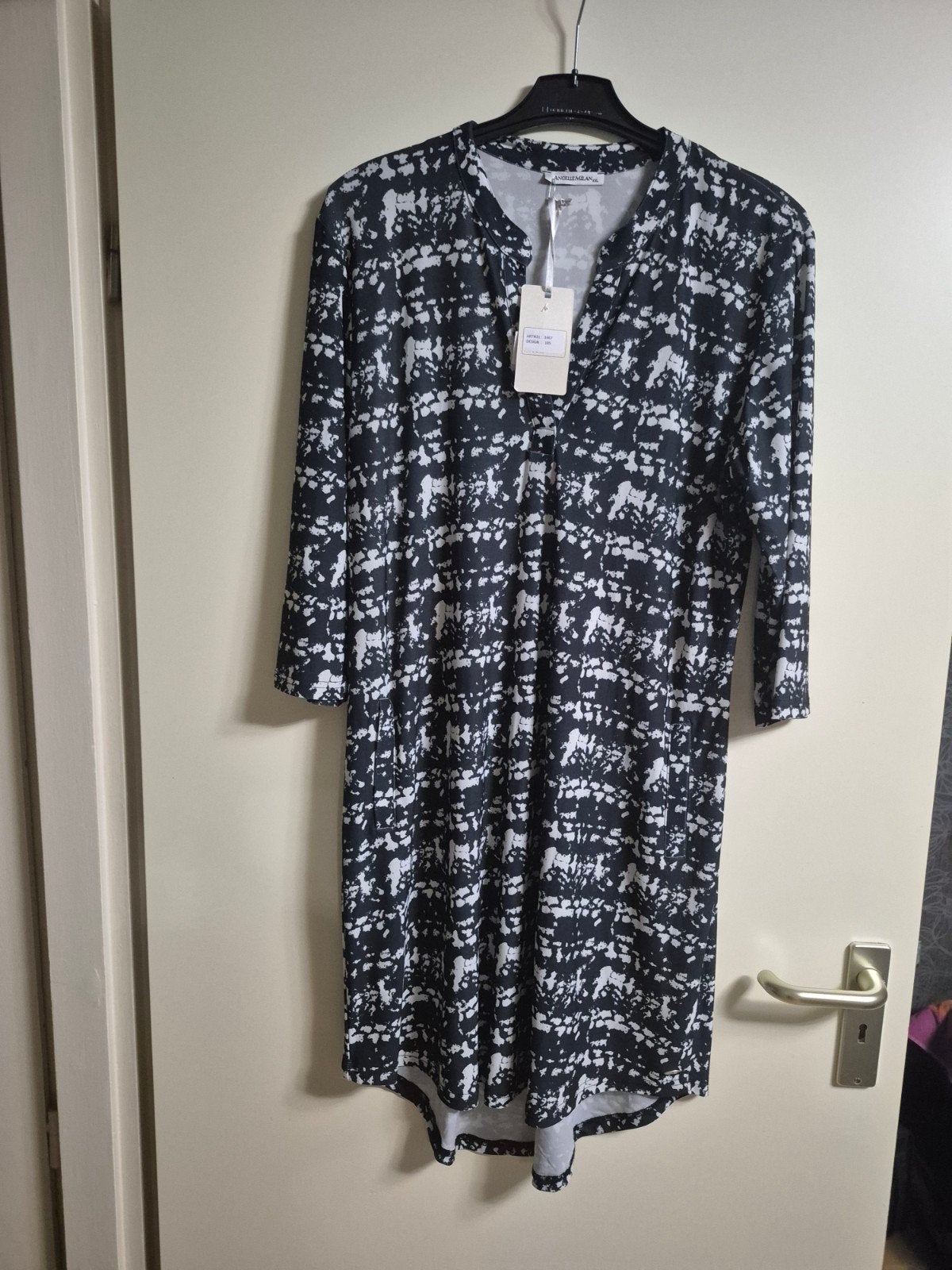 Angelle Milan Jurk Zwart-Wit Patroon Maat xxl, Angelle Milan, Zwart, Maat 46/48 (XL) of groter, Nieuw