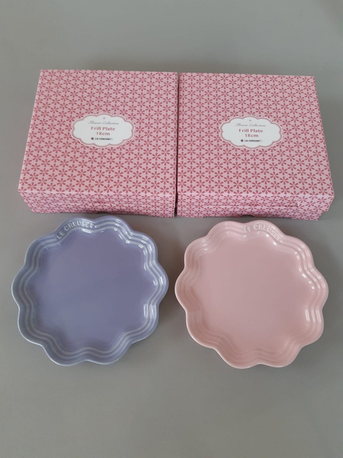 Le Creuset Flower Collection Bordjes Frill Plates, Huis en Inrichting, Keuken | Servies, Ophalen of Verzenden, Nieuw, Overige stijlen