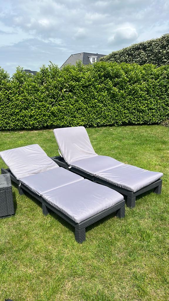Te koop 2 ligbedden van Allibert, Tuin en Terras, Ligbedden, Ophalen, Zo goed als nieuw, Kunststof, Inklapbaar