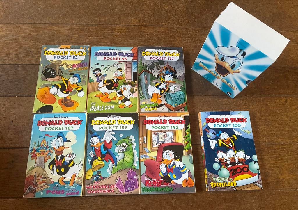 Donald Duck pockets, dvd-box en Donald Duck Extra’s, Meerdere stripboeken, Ophalen of Verzenden, Gelezen